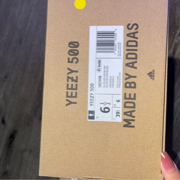 Yeezy 500 Blush - Picture 7 of 7